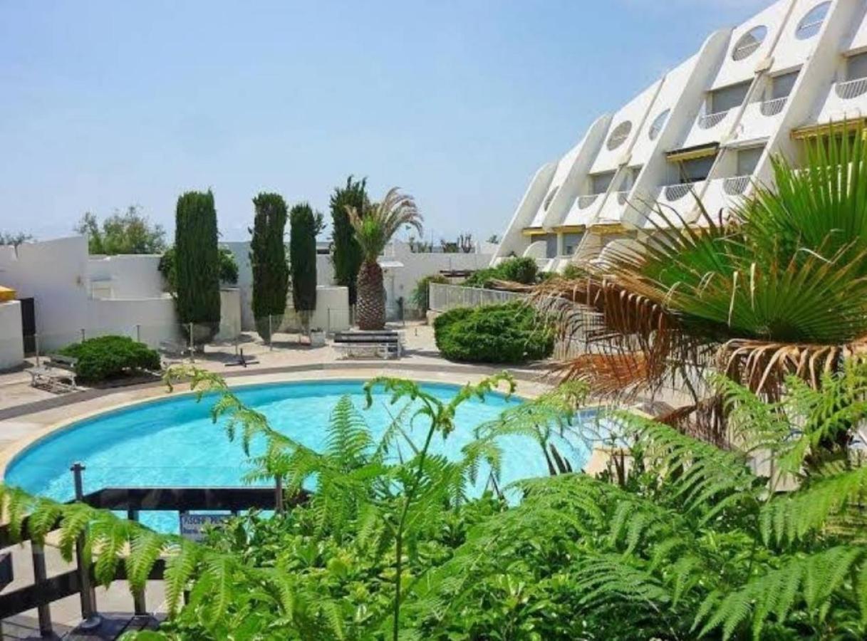 Le soupir des palmiers. Idéal couple, piscine, mer La Grande Motte Extérieur photo